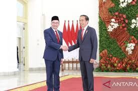 Anwar Ibrahim Menerima Penghargaan